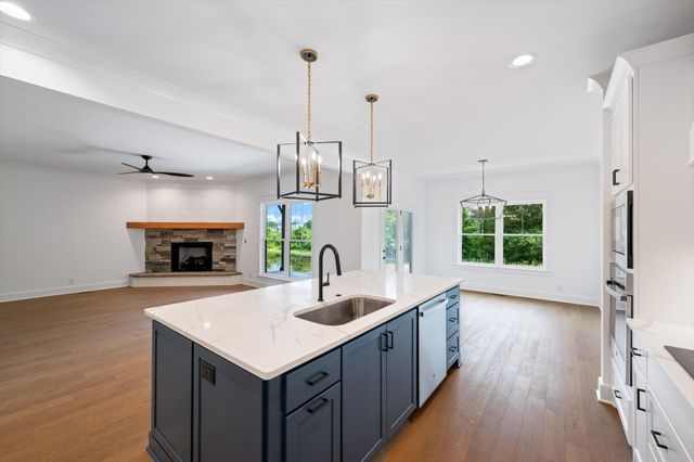 3814 Carriage Dr, Murfreesboro, TN 37128