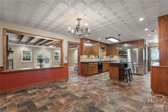 2421 Dolphin Drive, Savannah, GA 31406