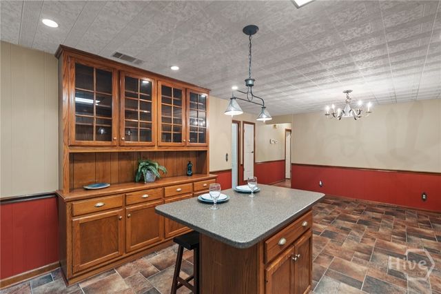 2421 Dolphin Drive, Savannah, GA 31406
