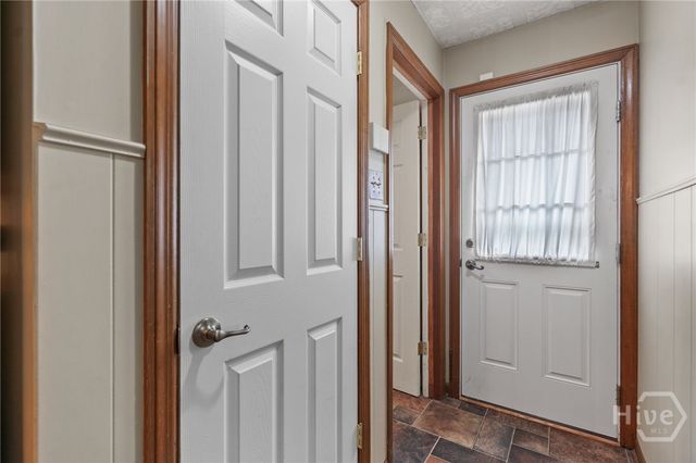 2421 Dolphin Drive, Savannah, GA 31406
