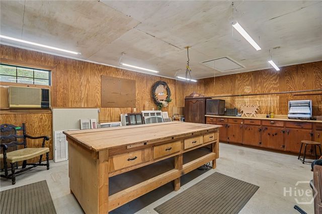 2421 Dolphin Drive, Savannah, GA 31406