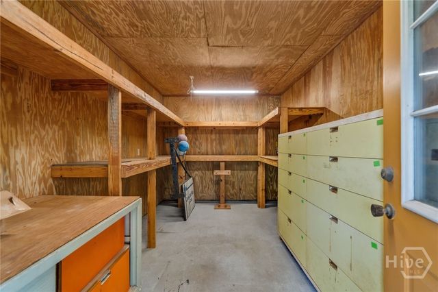 2421 Dolphin Drive, Savannah, GA 31406