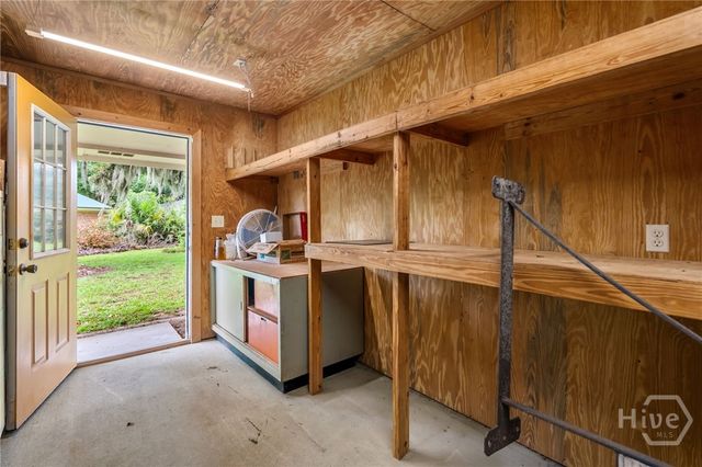 2421 Dolphin Drive, Savannah, GA 31406