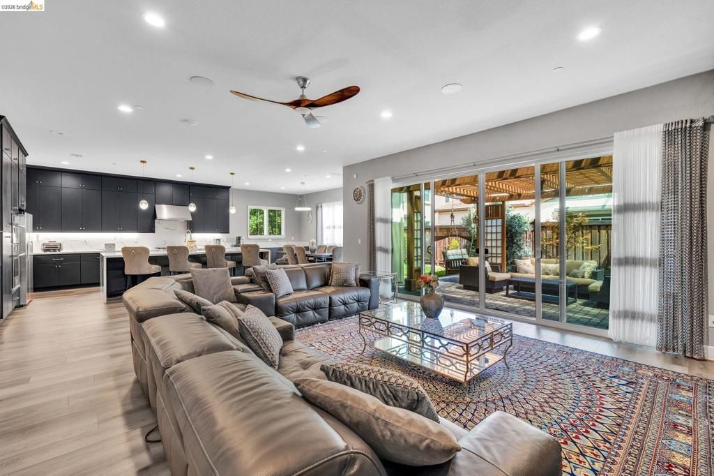 Image 10 of property listing at 159 Cider Cir, Brentwood, CA 94513