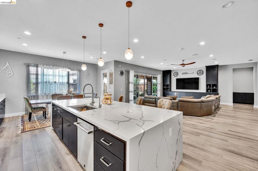Image 21 of property listing at 159 Cider Cir, Brentwood, CA 94513