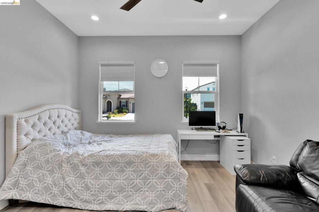 Image 27 of property listing at 159 Cider Cir, Brentwood, CA 94513