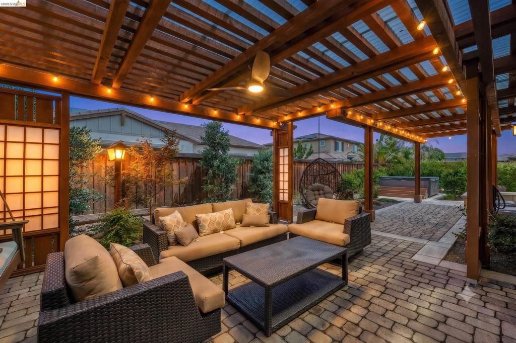 Image 42 of property listing at 159 Cider Cir, Brentwood, CA 94513