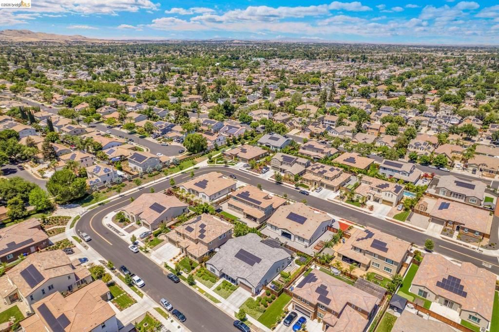 Image 66 of property listing at 159 Cider Cir, Brentwood, CA 94513