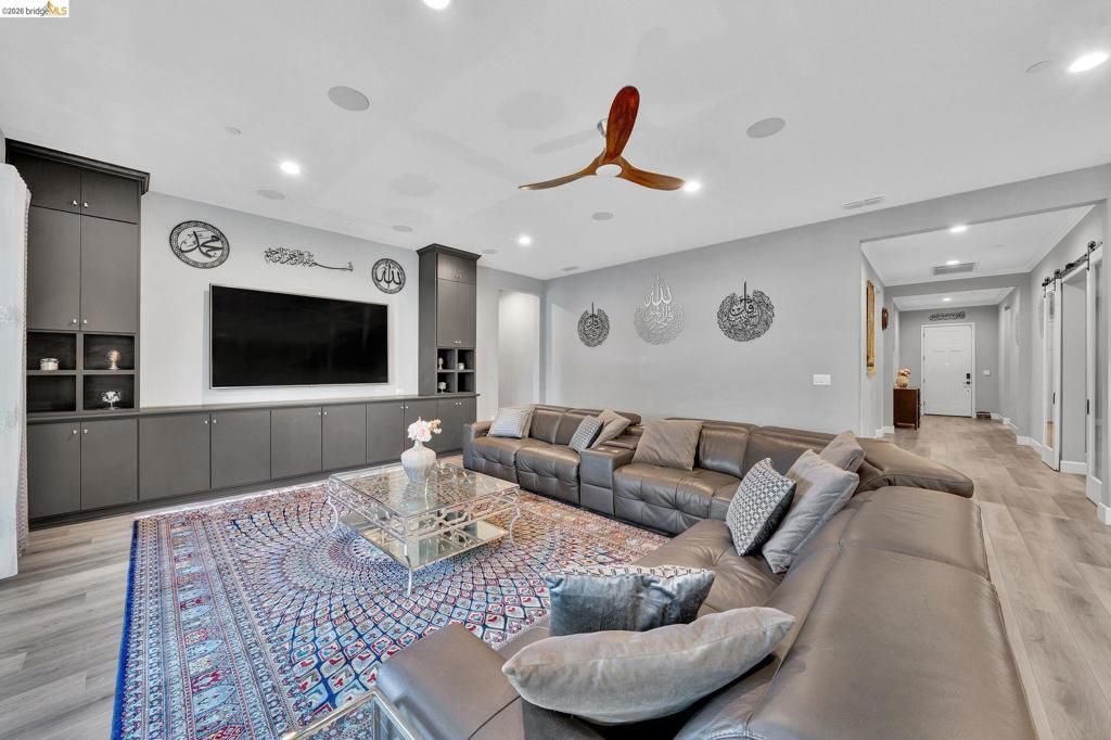 Image 9 of property listing at 159 Cider Cir, Brentwood, CA 94513