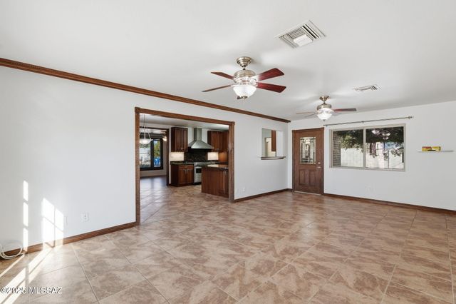 852 S Stuart Place, Tucson, AZ 85710