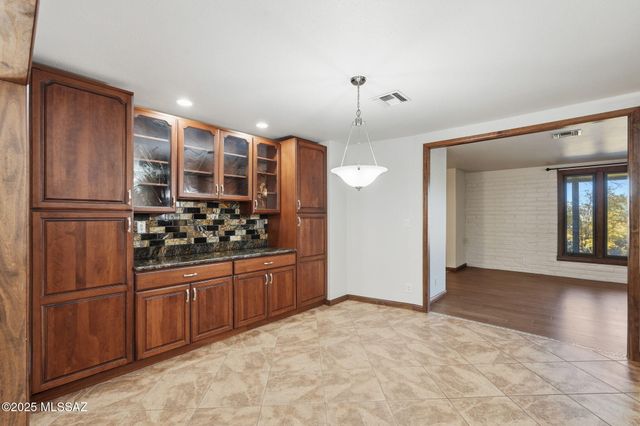 852 S Stuart Place, Tucson, AZ 85710