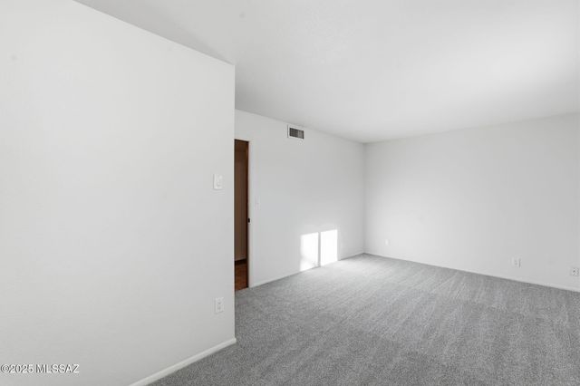 852 S Stuart Place, Tucson, AZ 85710