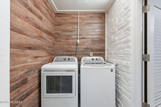 852 S Stuart Place, Tucson, AZ 85710