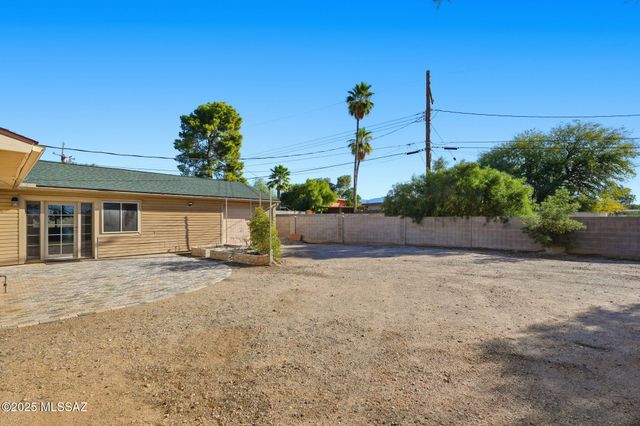 852 S Stuart Place, Tucson, AZ 85710