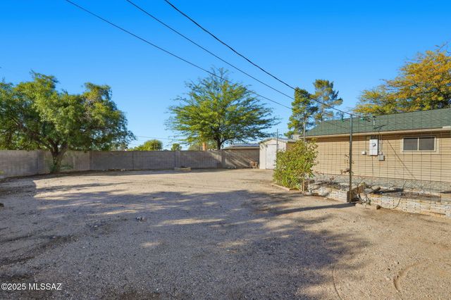 852 S Stuart Place, Tucson, AZ 85710