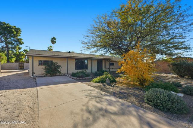 852 S Stuart Place, Tucson, AZ 85710