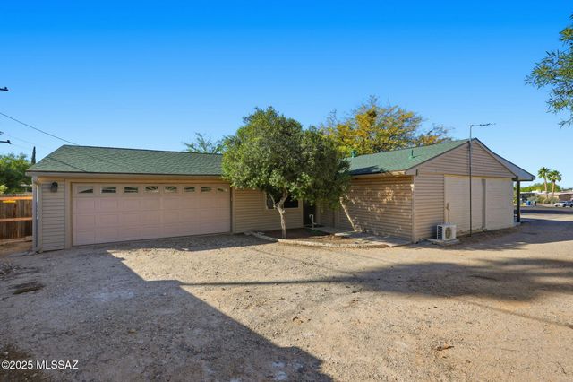 852 S Stuart Place, Tucson, AZ 85710