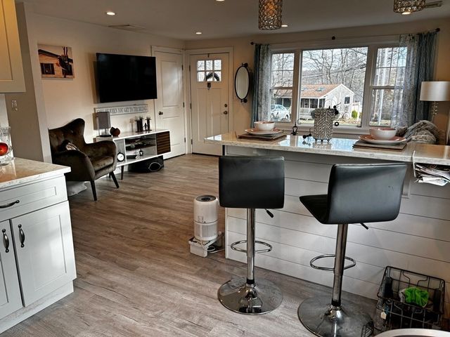 211 Lake Shore Dr, Weymouth, MA 02189