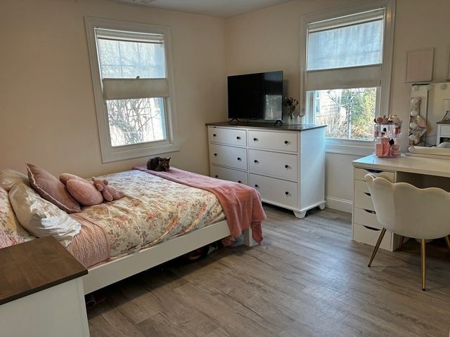 211 Lake Shore Dr, Weymouth, MA 02189