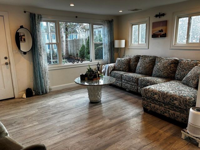 211 Lake Shore Dr, Weymouth, MA 02189