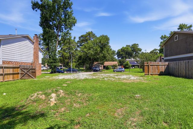 3034 Sycamore Springs Drive, Houston, TX 77339