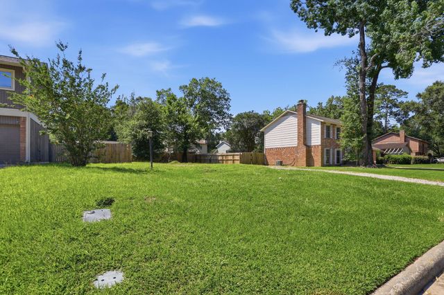 3034 Sycamore Springs Drive, Houston, TX 77339