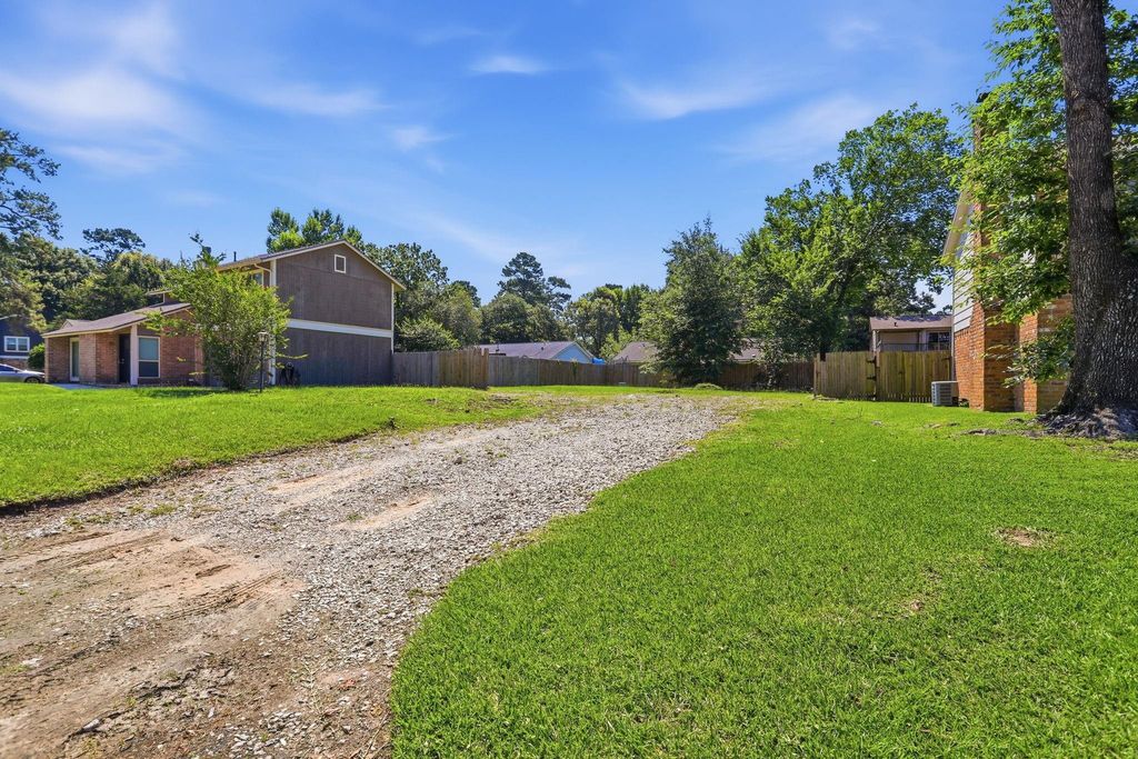 3034 Sycamore Springs Drive, Houston, TX 77339