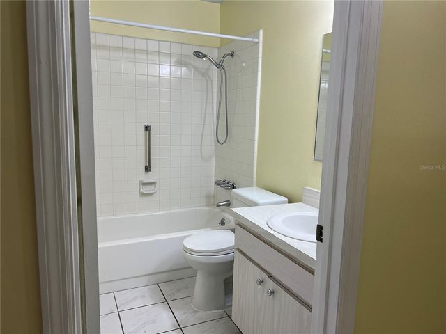 402 FINCHLEY COURT B, Sun City Center, FL 33573