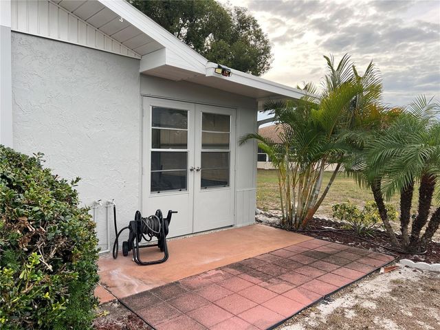 402 FINCHLEY COURT B, Sun City Center, FL 33573