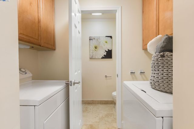 6440 Longcroft Dr, Oakland, CA 94611