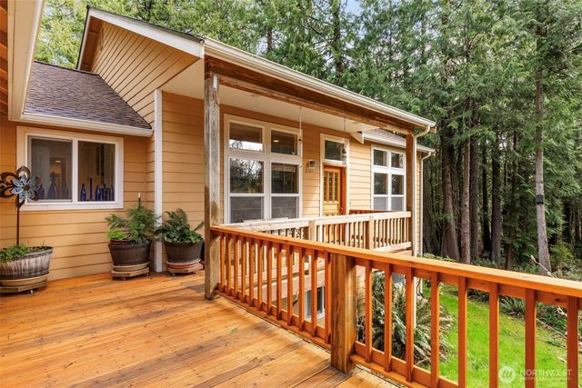 102 Olympic Lane, Port Ludlow, WA 98365