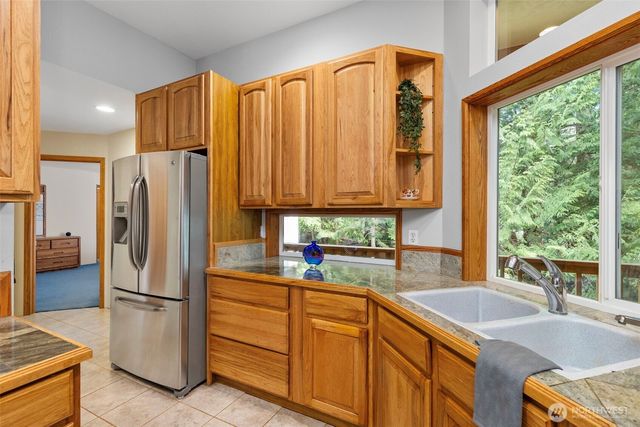 102 Olympic Lane, Port Ludlow, WA 98365
