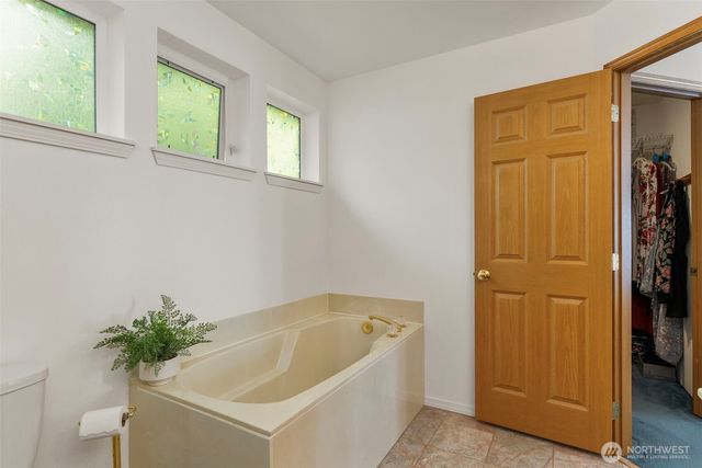 102 Olympic Lane, Port Ludlow, WA 98365