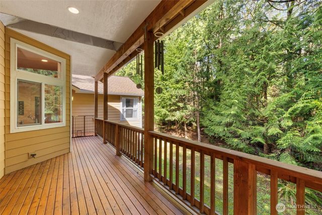 102 Olympic Lane, Port Ludlow, WA 98365