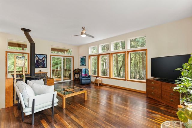 102 Olympic Lane, Port Ludlow, WA 98365