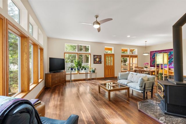 102 Olympic Lane, Port Ludlow, WA 98365