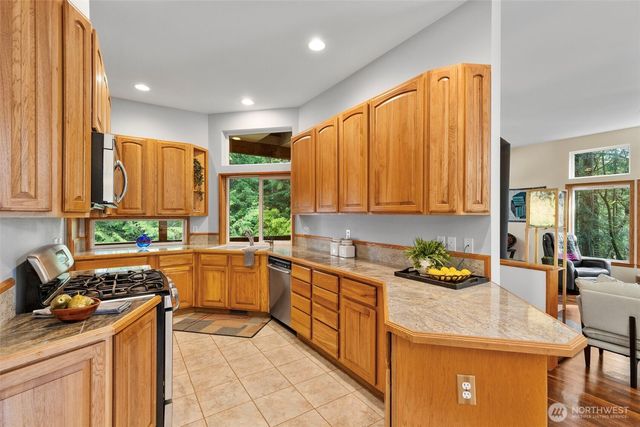 102 Olympic Lane, Port Ludlow, WA 98365