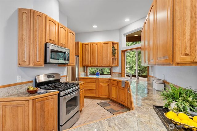 102 Olympic Lane, Port Ludlow, WA 98365