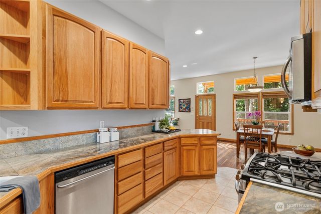 102 Olympic Lane, Port Ludlow, WA 98365