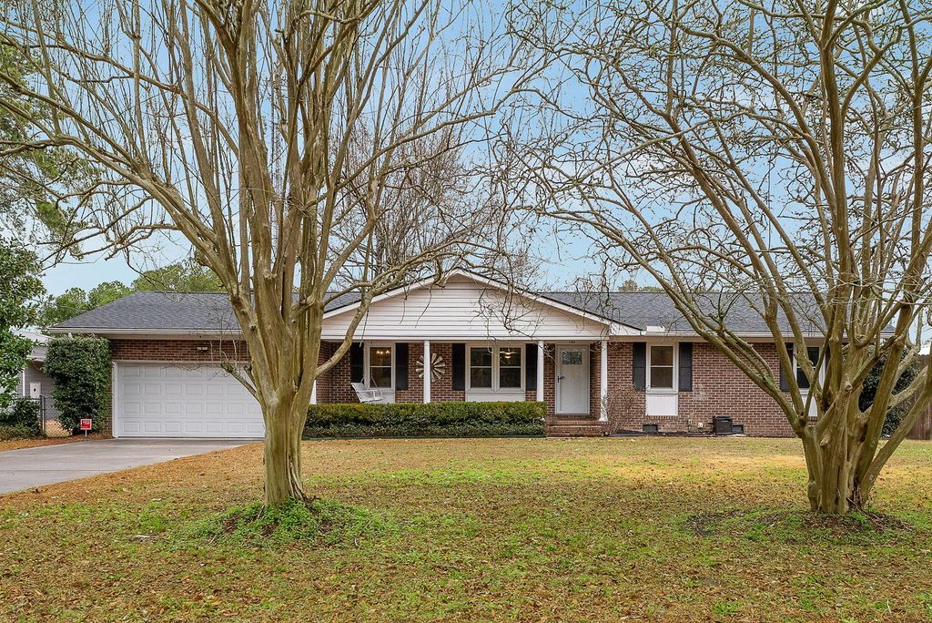 Image 24 of property listing at 102 Edisto Drive, Summerville, SC 29485