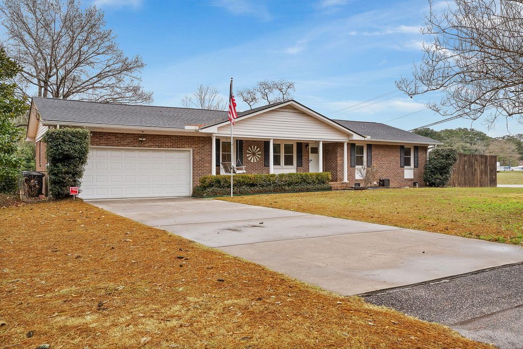 Image 26 of property listing at 102 Edisto Drive, Summerville, SC 29485