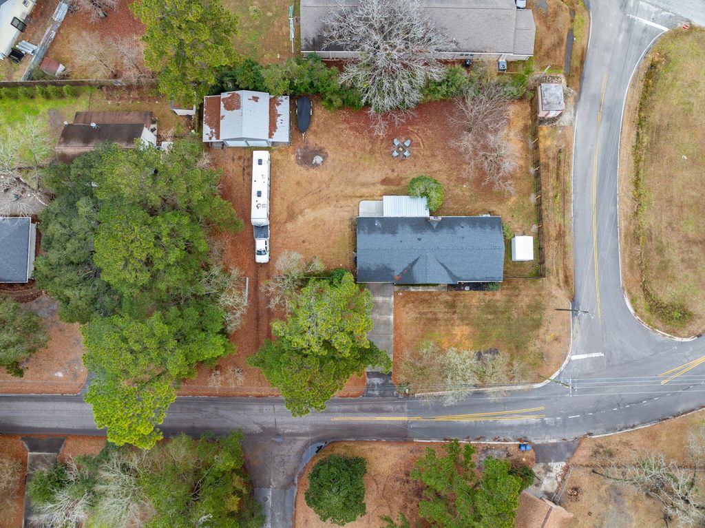 Image 27 of property listing at 102 Edisto Drive, Summerville, SC 29485