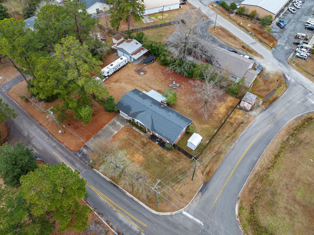 Image 28 of property listing at 102 Edisto Drive, Summerville, SC 29485