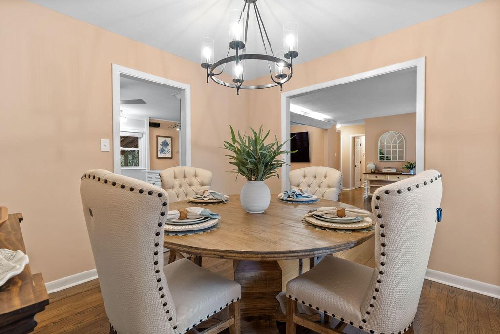 Image 9 of property listing at 102 Edisto Drive, Summerville, SC 29485