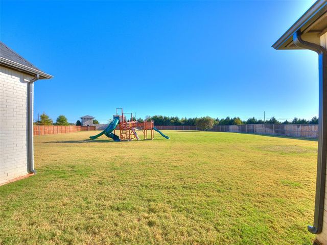 2300 NW 220th Terrace, Edmond, OK 73025