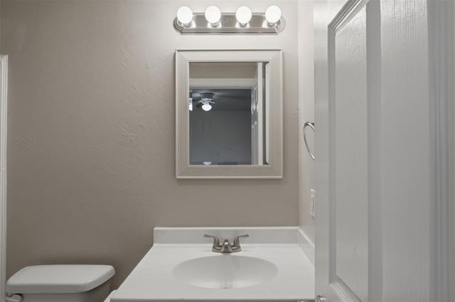 1300 NE 10th Street, Oklahoma City, OK 73117