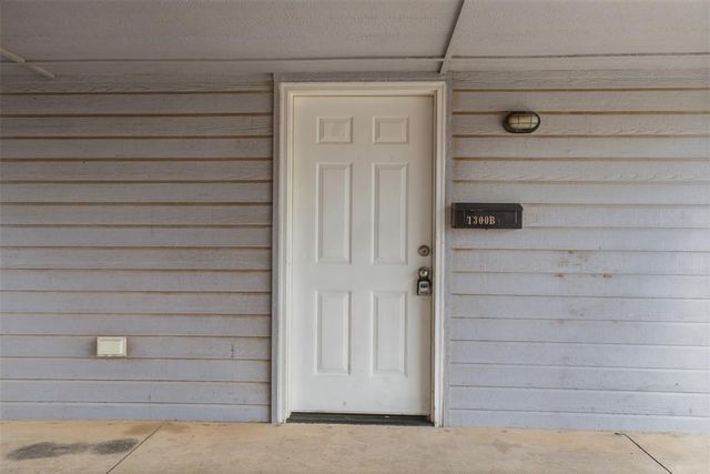 1300 NE 10th Street, Oklahoma City, OK 73117