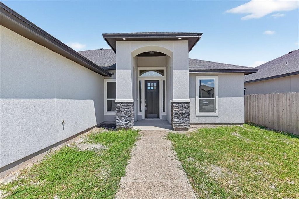 2650 Lannister, Corpus Christi, TX 78415 — photo 2
