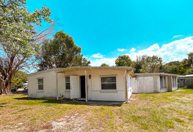 5000 Regina Drive, Fort Pierce, FL 34982