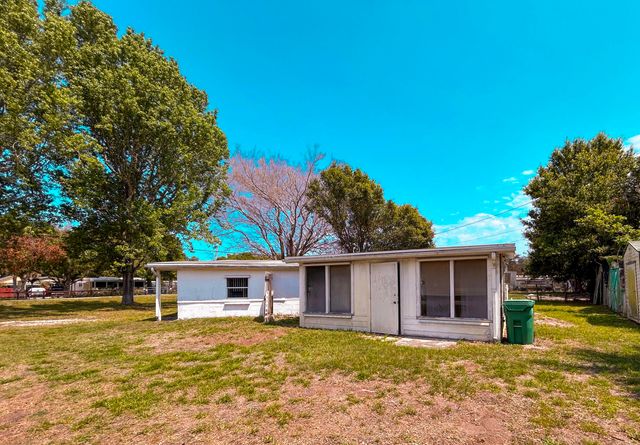 5000 Regina Drive, Fort Pierce, FL 34982